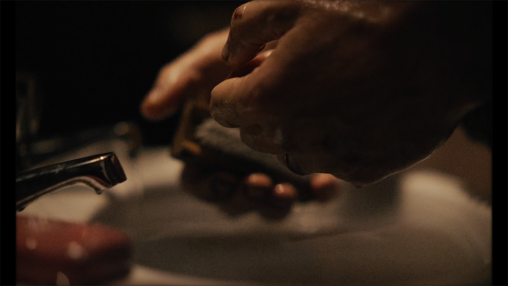 Figure 1. A close-up shot of Bill's hands (Mielants 00:41:35).